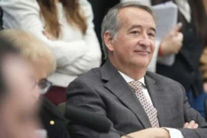 Convocan a debatir en comisión la interpelación a Adorni para desalentar la sesión opositora