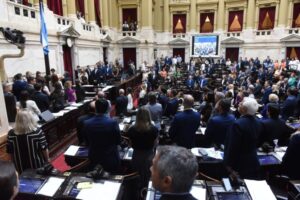 Diputados se encamina a una maratónica sesión con discapacidad y endeudamiento familiar como pruebas de fuego